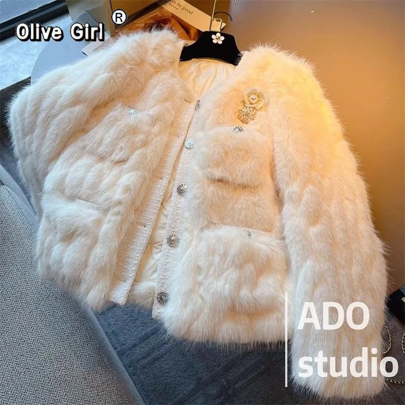 Luxury Women's Coat Clothing Winter High End Faux Fur Coats White Fur Super Beautiful Cotton Jacket Outwear Outfit